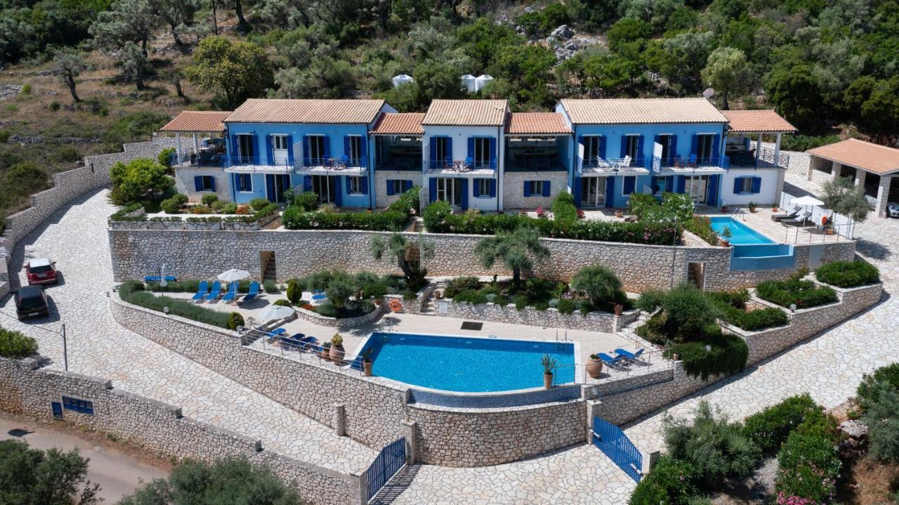 Villas Amantea- Four Villas With Big Pool And Infinity Pool Сивота Экстерьер фото