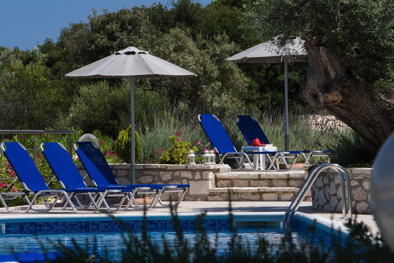 Villas Amantea- Four Villas With Big Pool And Infinity Pool Сивота Экстерьер фото