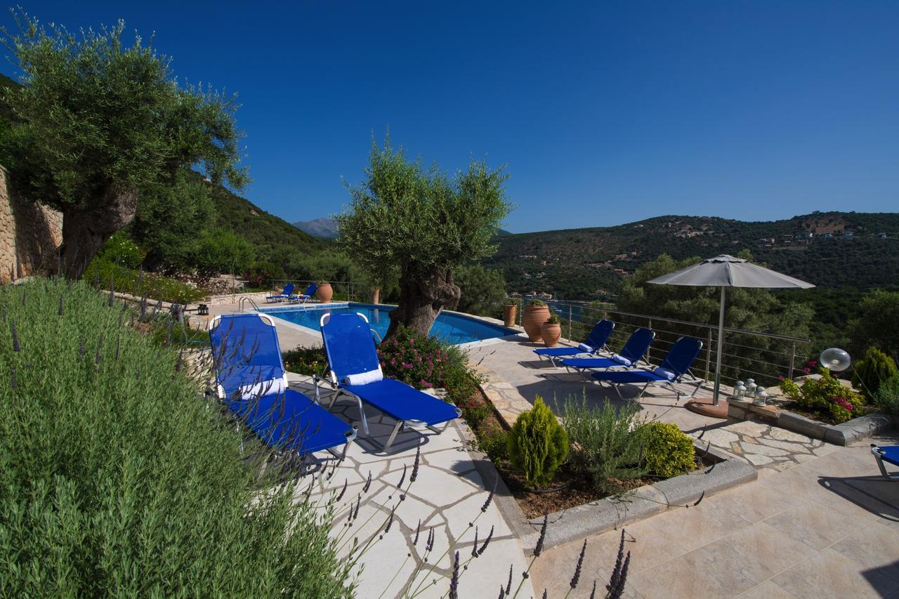 Villas Amantea- Four Villas With Big Pool And Infinity Pool Сивота Экстерьер фото